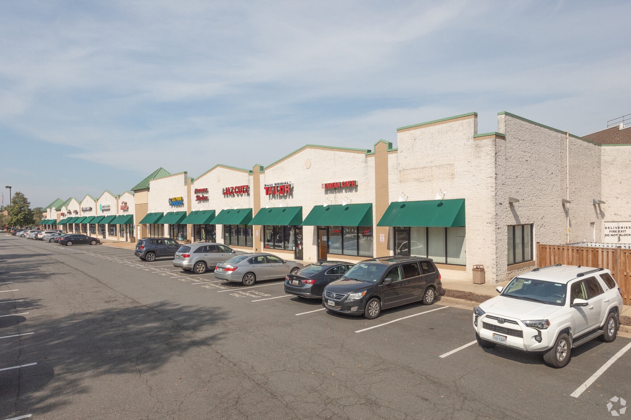 4368 Chantilly Pl, Chantilly, VA for lease Building Photo- Image 1 of 10