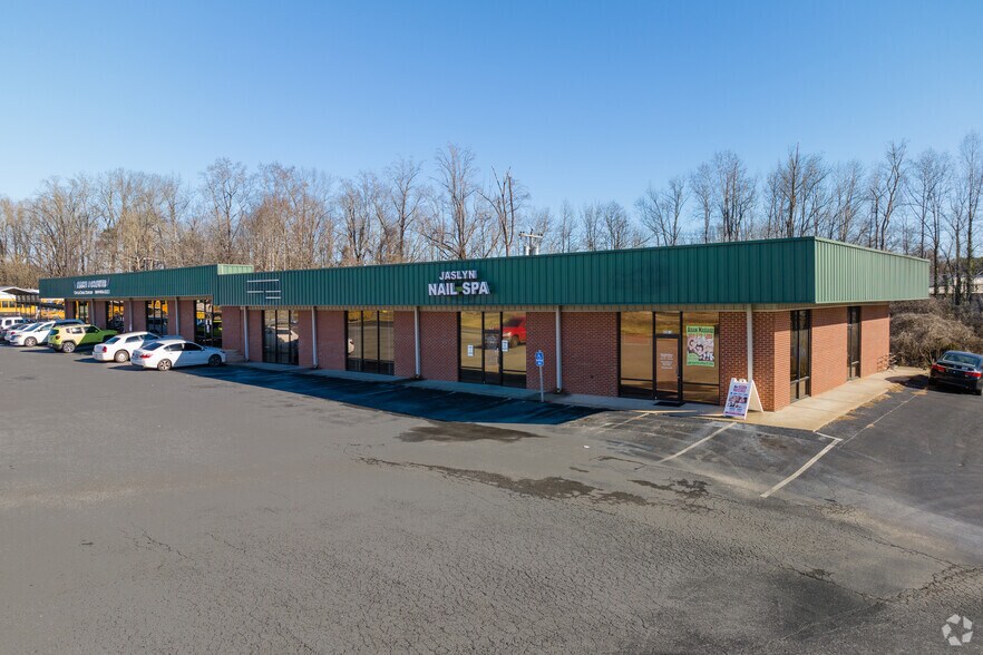 424 Hyatt St, Gaffney, SC 29341