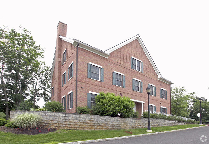 732 Newman Springs Rd, Lincroft, NJ for lease - Building Photo - Image 3 of 3