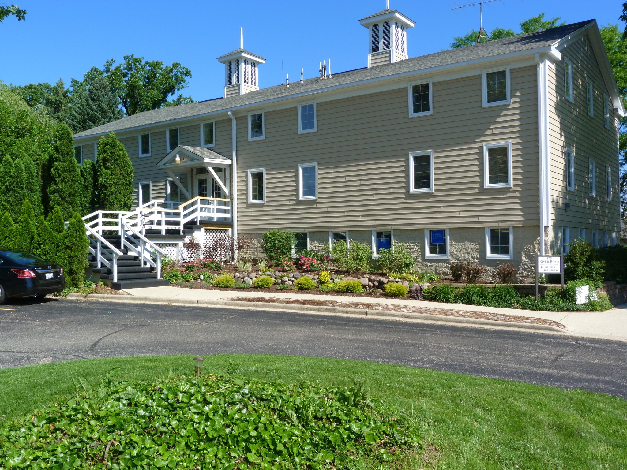 475 River Bend Rd, Naperville, IL for lease Primary Photo- Image 1 of 11