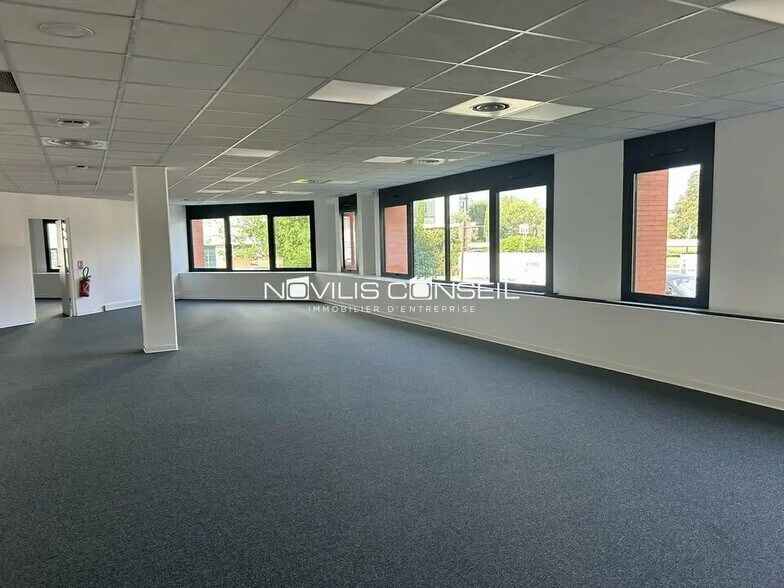 Office in Labège for lease - Building Photo - Image 2 of 8