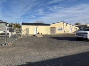 30917 Follett Ln, Hermiston, OR for lease Building Photo- Image 2 of 3