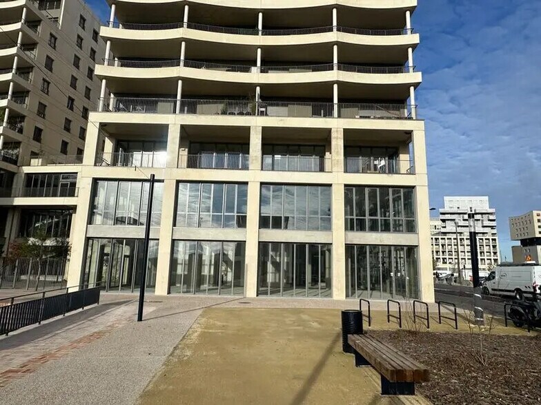 Retail in Bordeaux for sale - Building Photo - Image 1 of 4
