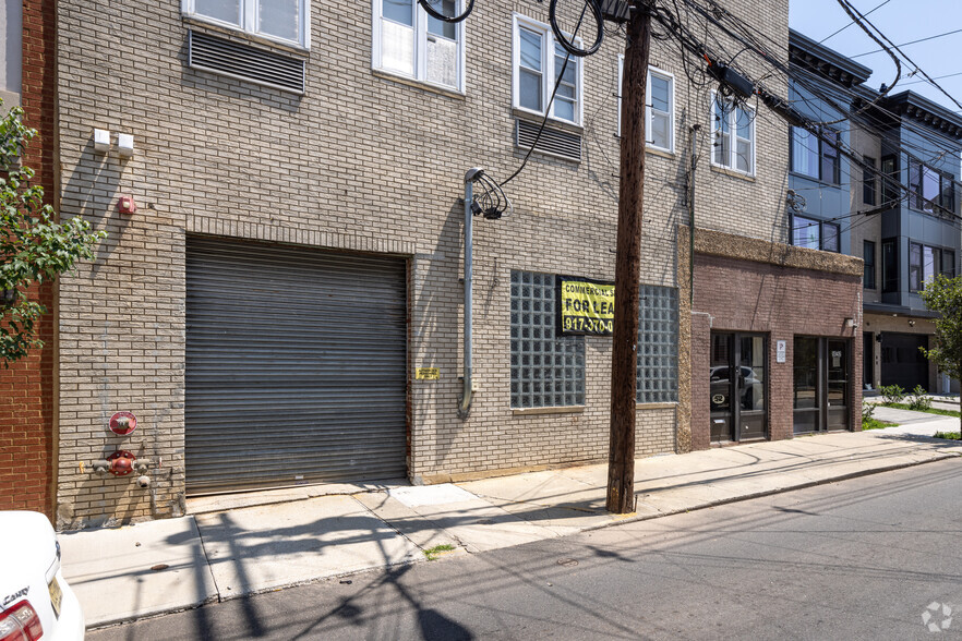 50-52 Graham St, Jersey City, NJ for lease - Building Photo - Image 1 of 18