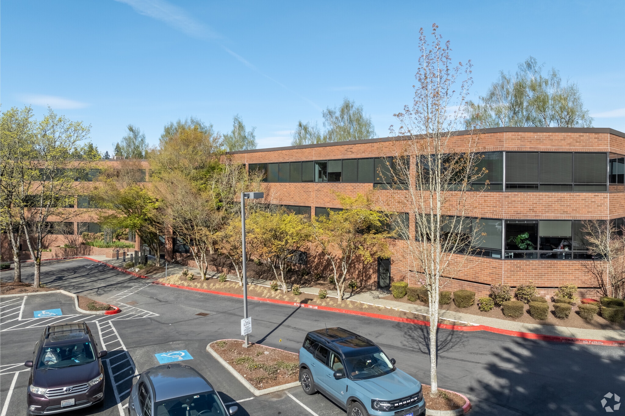 915 118th Ave SE, Bellevue, WA for lease Primary Photo- Image 1 of 7