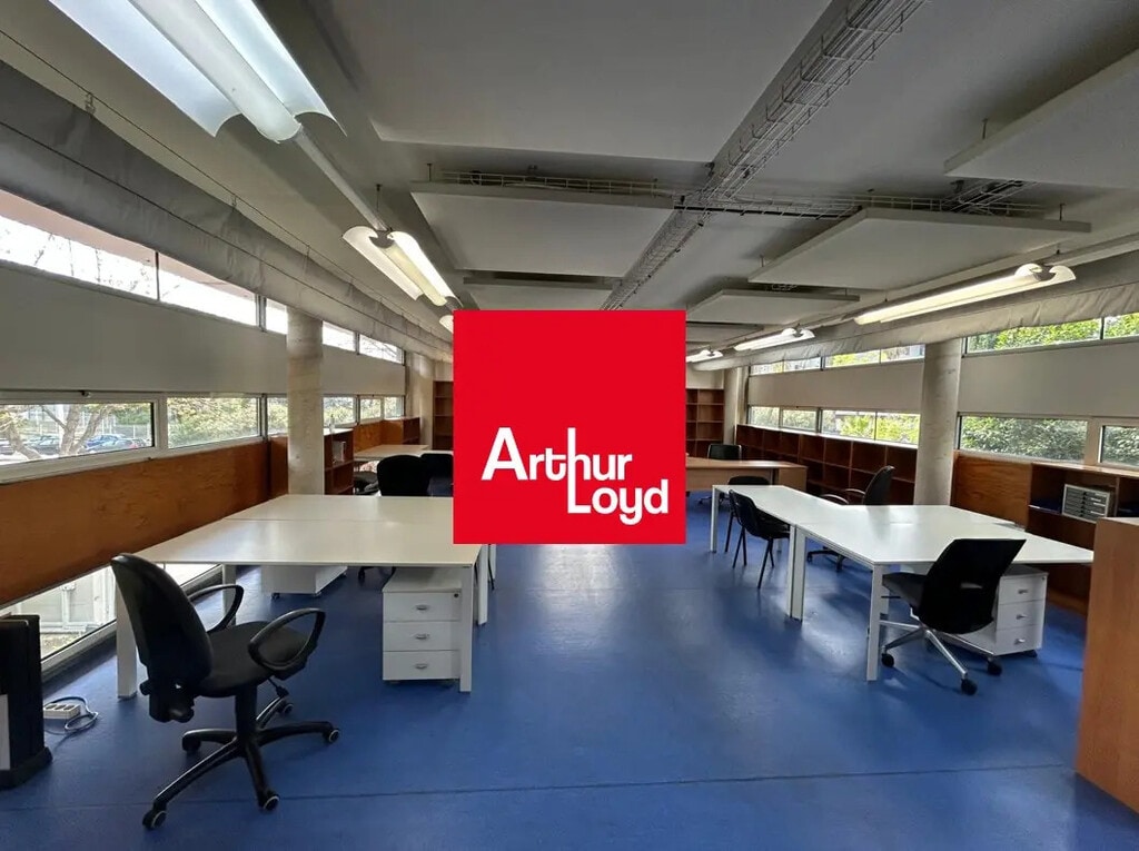 Location Bureaux 170 m² - Photo 1