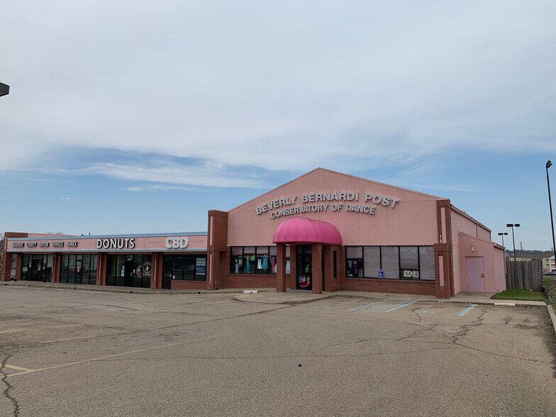5938 SW 17th St, Topeka, KS for sale - Building Photo - Image 1 of 1