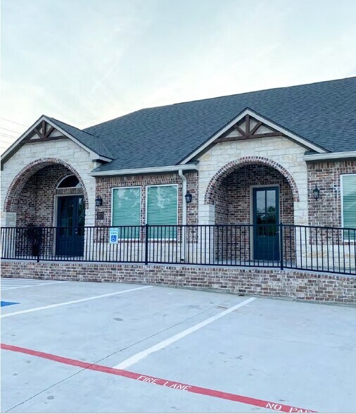 1904 Longmire Rd, Conroe, TX 77304 Building 300