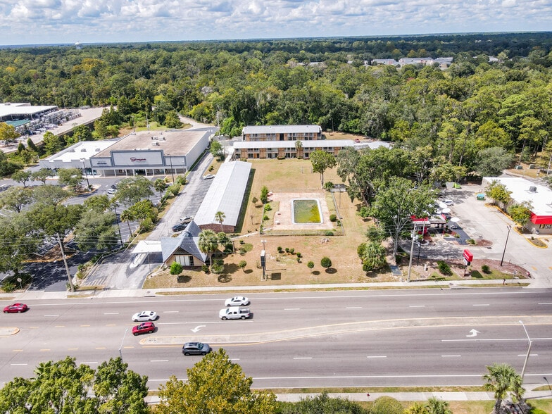 2820 NW 13th St, Gainesville, FL for lease - Building Photo - Image 2 of 16