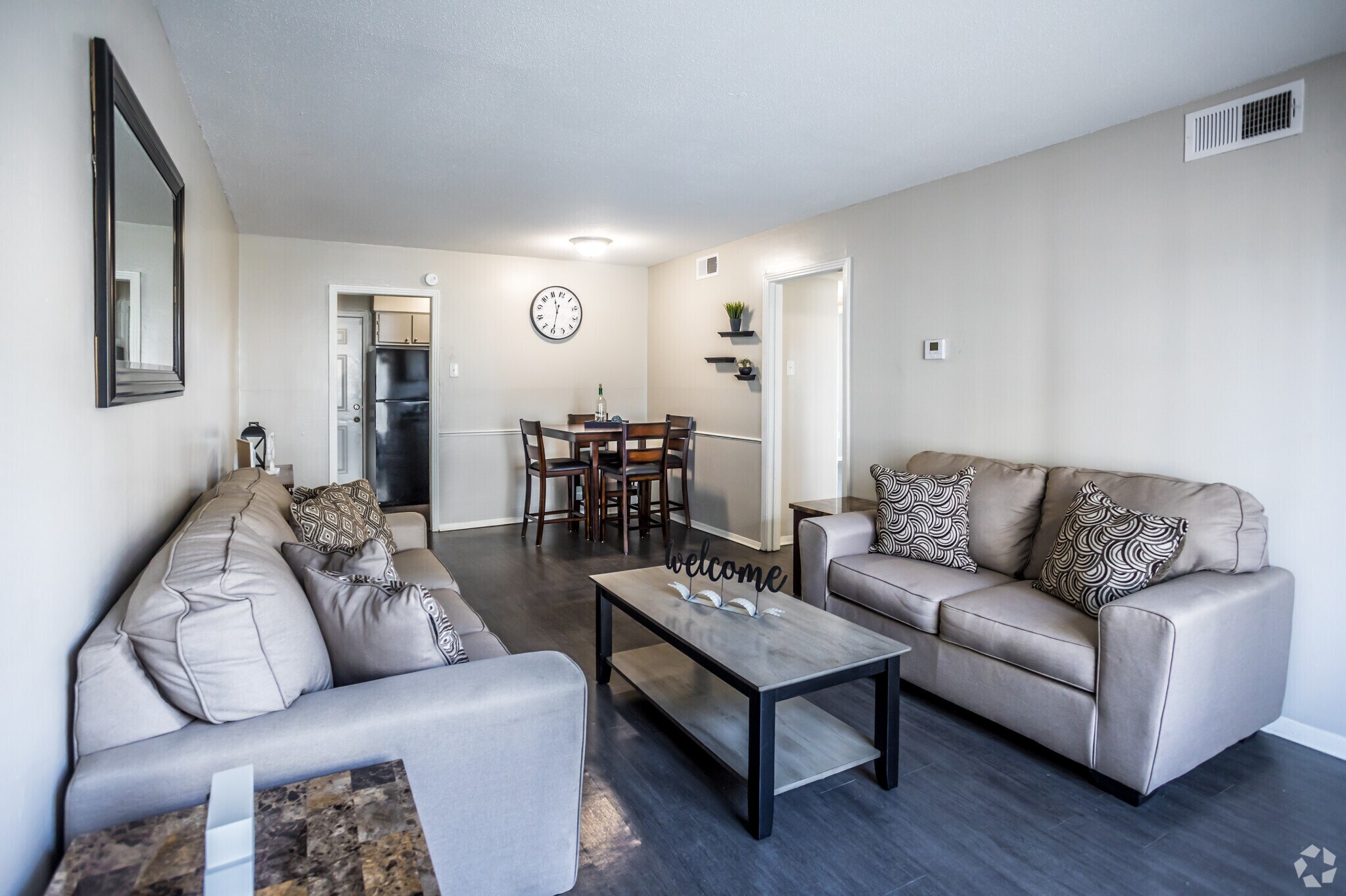 1938 E Raines Rd, Memphis, TN 38116 Graceland Pointe Apartments