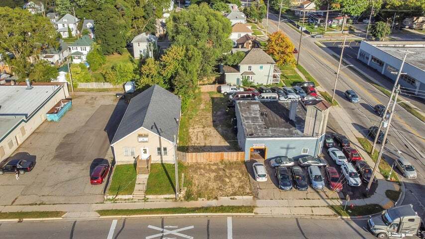 1923 S Washington Ave, Lansing, MI for sale - Building Photo - Image 2 of 6