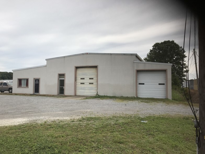 500 Industrial Rd, Murray, KY for sale - Building Photo - Image 1 of 1