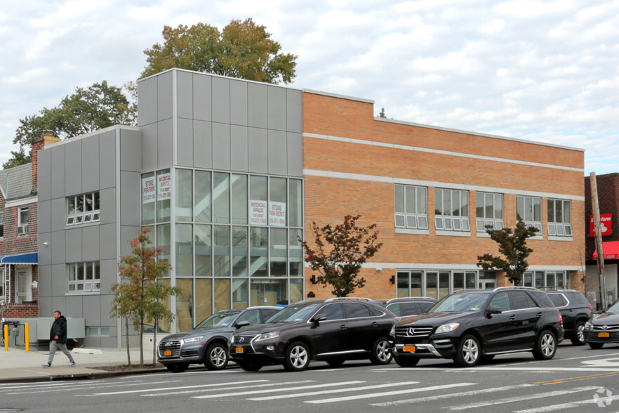 19505 Northern Blvd, Flushing, NY for sale - Primary Photo - Image 1 of 1