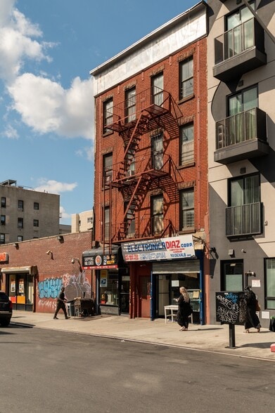 901 DeKalb Ave, Brooklyn, NY for lease - Building Photo - Image 2 of 8