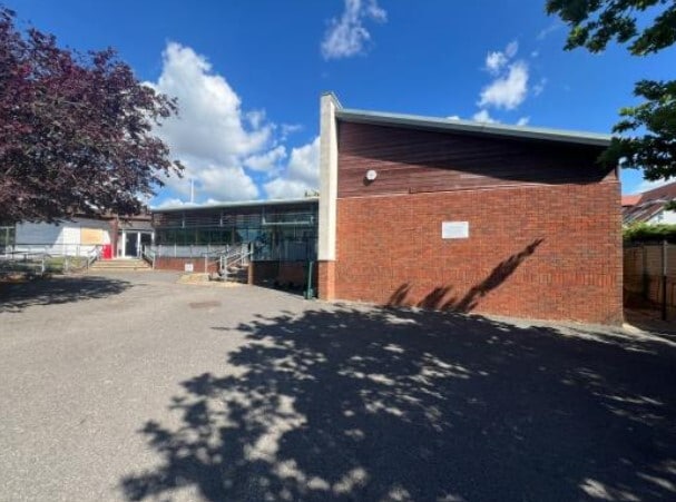 Wellstead Gdns, Westcliff On Sea for sale - Building Photo - Image 1 of 5