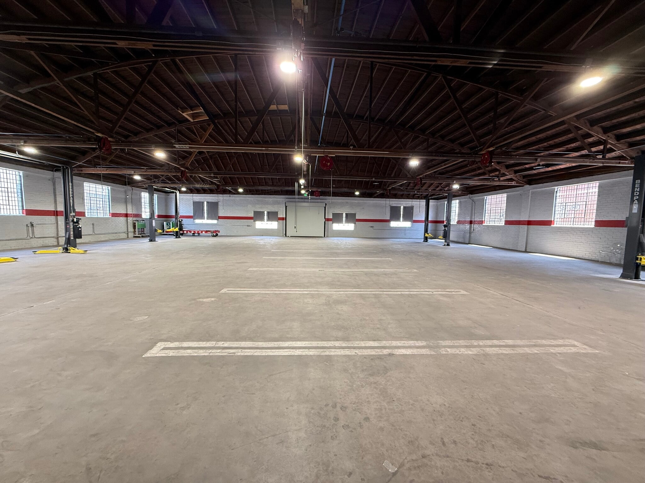 10301 - 10311 S La Cienega Blvd portfolio of 2 properties for sale on LoopNet.com Interior Photo- Image 1 of 13