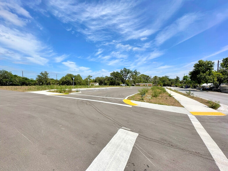 27971 Oakland Dr, Bonita Springs, FL for lease - Building Photo - Image 1 of 6