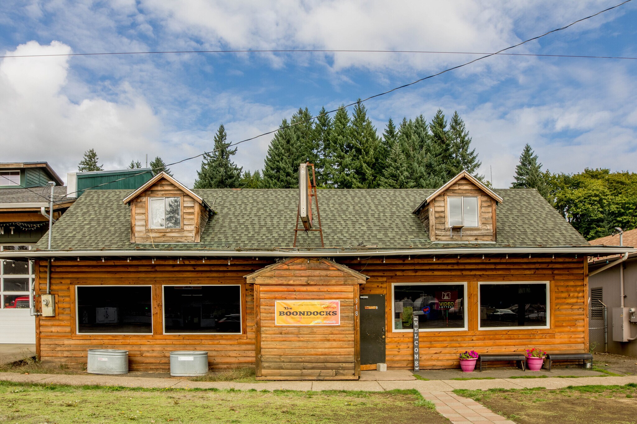 318 N Main St  
