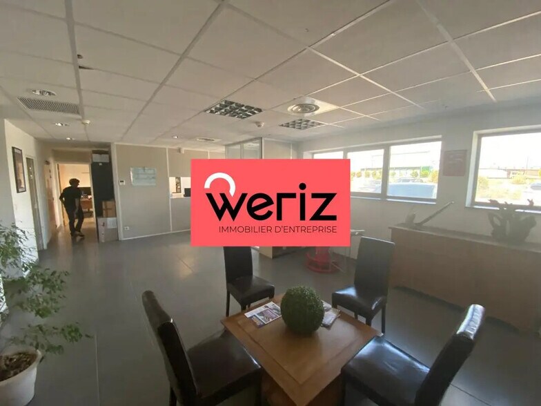 Office in Vitrolles for lease - Lobby - Image 3 of 13