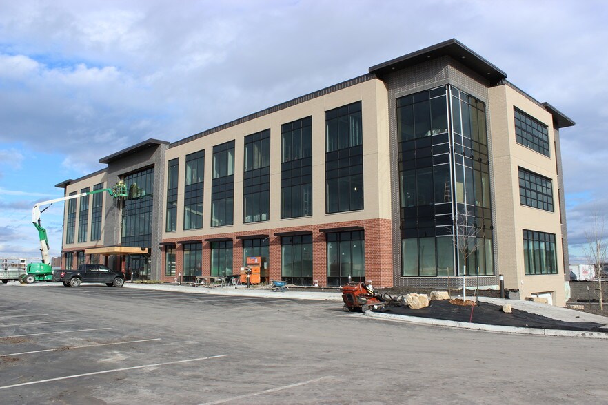 3270 Veterans Blvd, Fargo, ND 58104