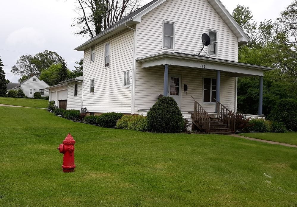 725 N Main St, Viroqua, WI for sale Primary Photo- Image 1 of 1