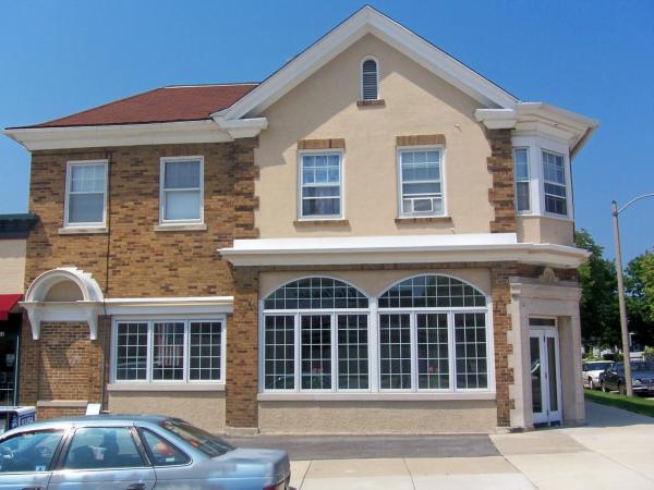 6100 W Bluemound Rd, Wauwatosa, WI for lease - Building Photo - Image 3 of 22