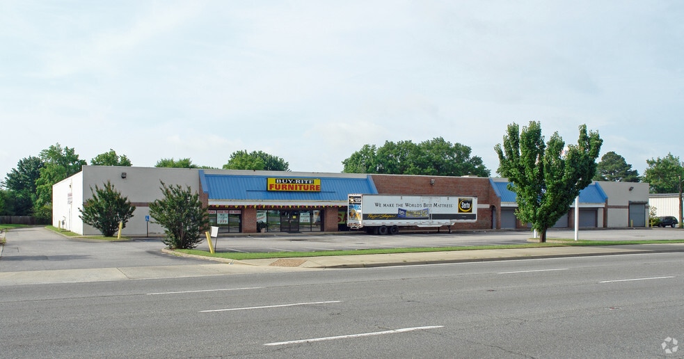 4205 W Mercury Blvd, Hampton, VA for sale - Primary Photo - Image 1 of 26