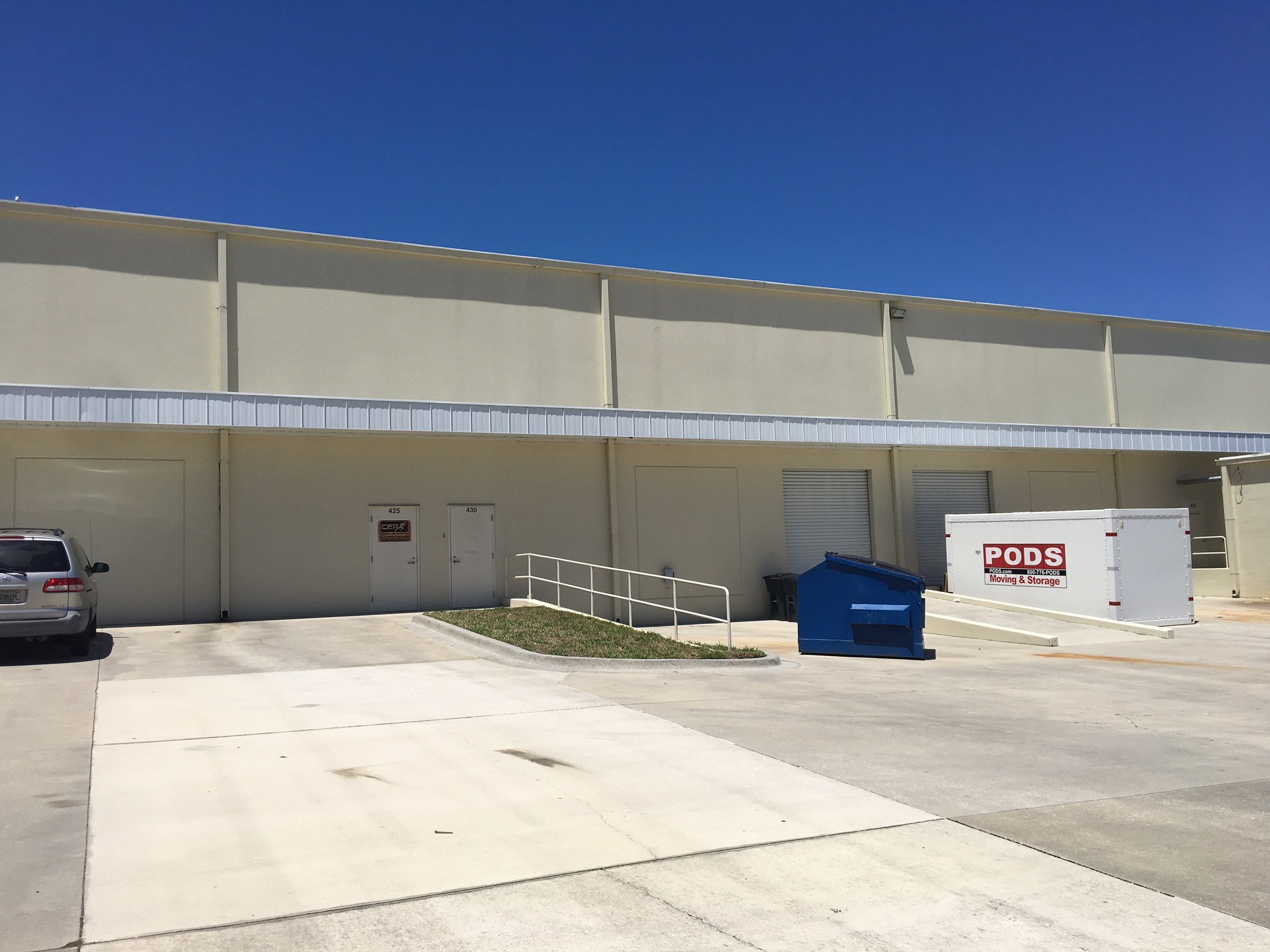 Oldsmar Storage Dandk Organizer