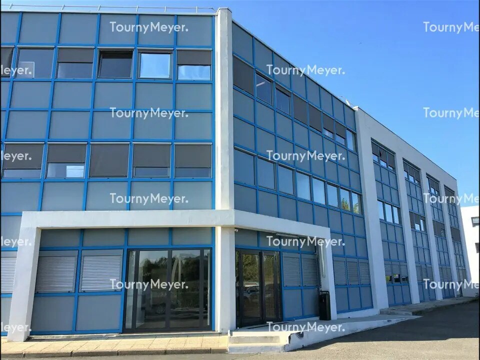 Office in Saint-Herblain for lease Building Photo- Image 1 of 6