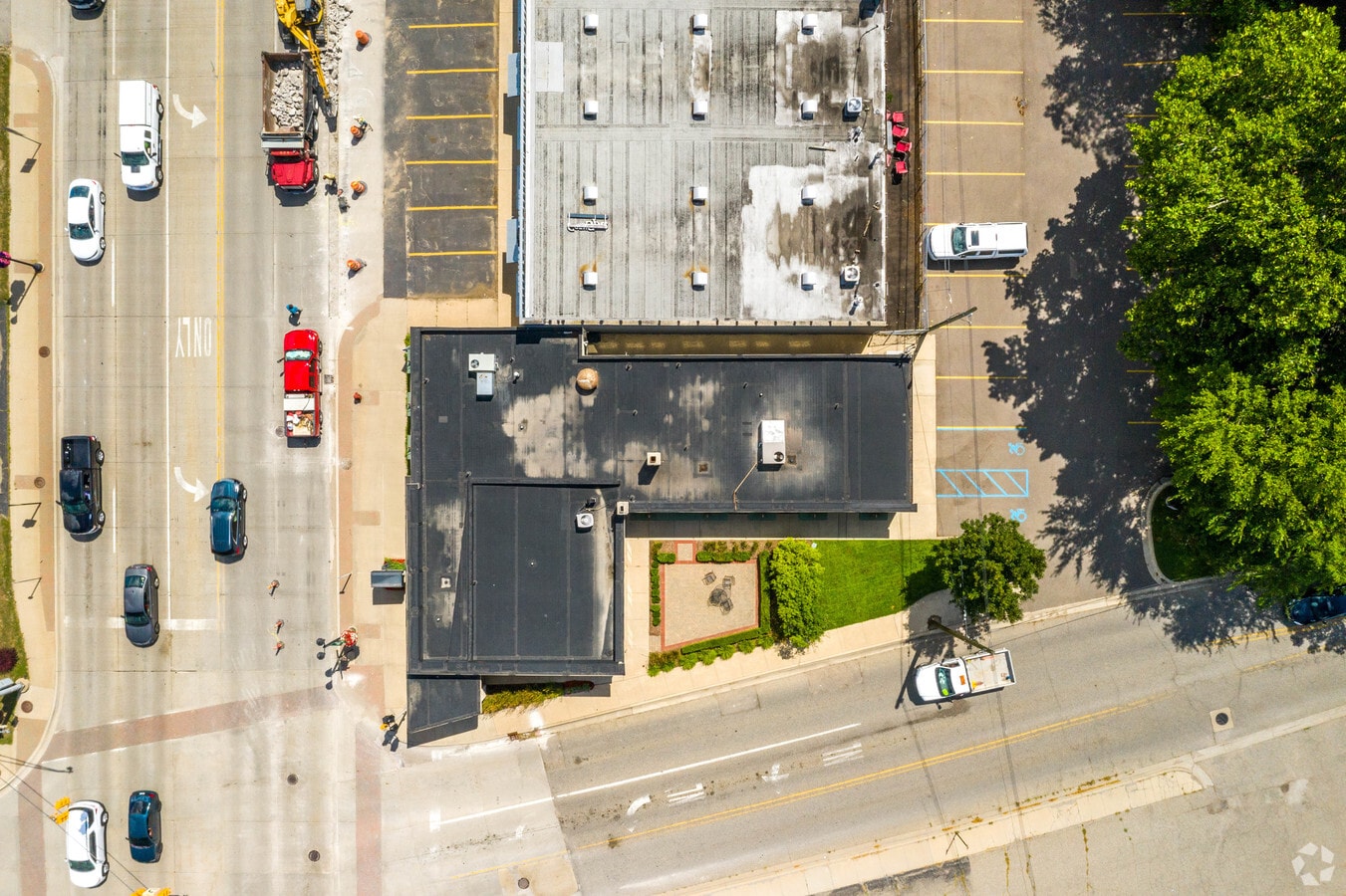 45569 Van Dyke Ave, Utica, MI 48317