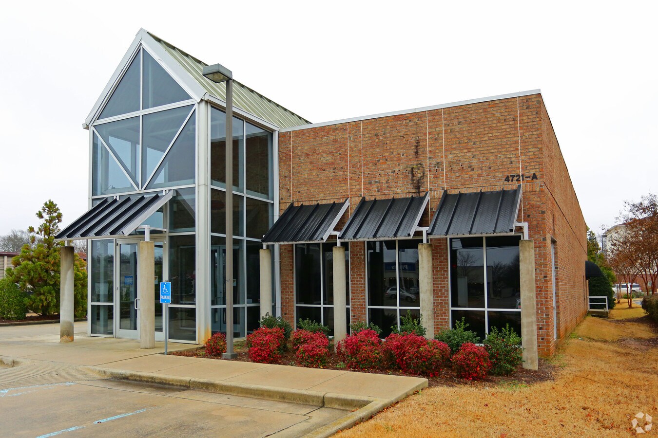 47214725 University Dr NW, Huntsville, AL 35816