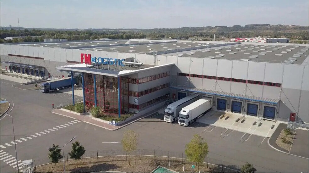 Industrial in Marolles-sur-Seine for lease - Building Photo - Image 2 of 11