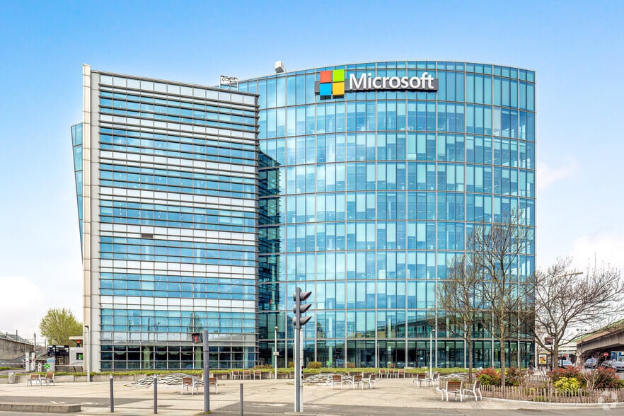 37-45 Quai Du Président Roosevelt, Issy-les-Moulineaux for lease - Primary Photo - Image 1 of 3