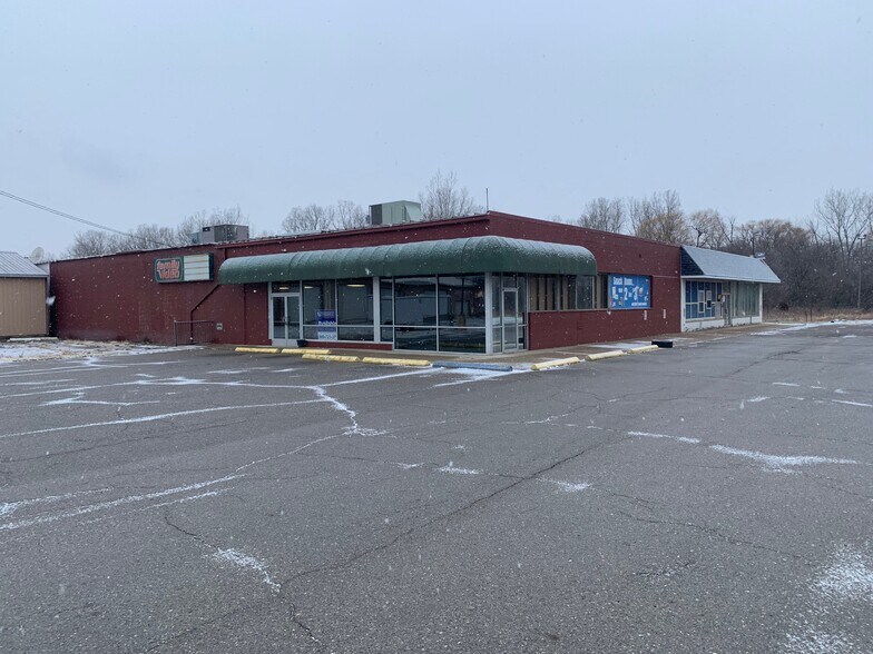 1047-1053 E M 21, Owosso, MI for sale - Building Photo - Image 1 of 1