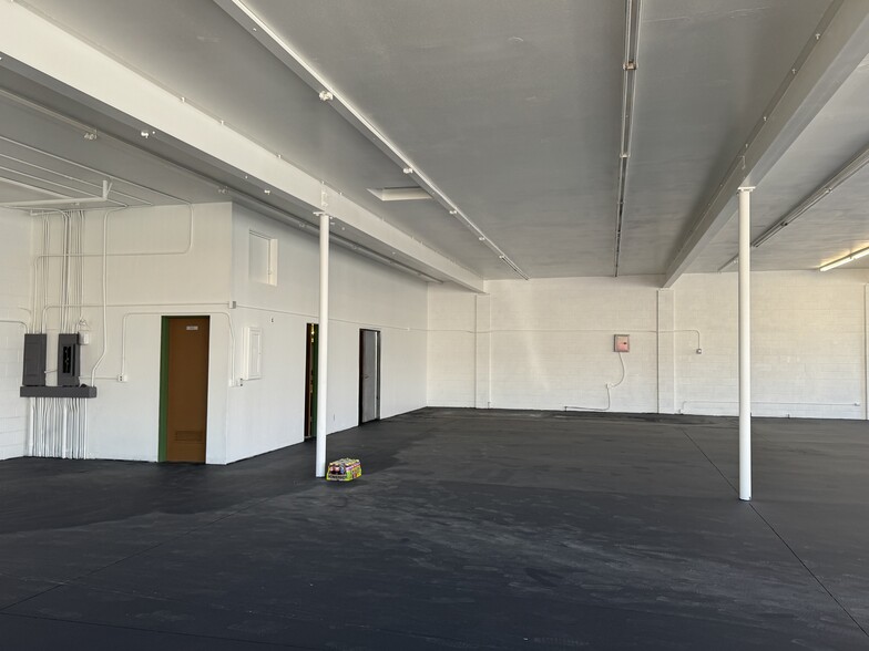 2307 E Main St, Ventura, CA for sale - Building Photo - Image 3 of 22