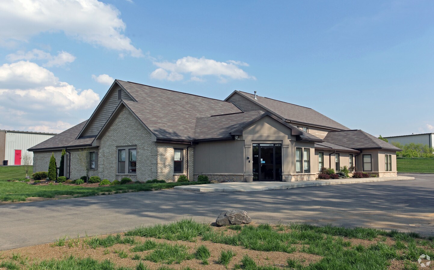 7590 Paragon Rd, Dayton, OH 45459