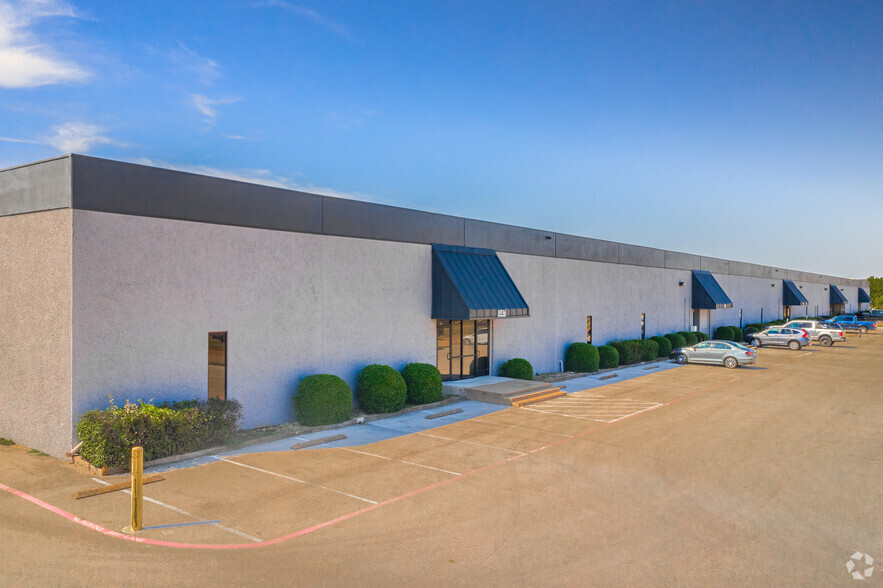 8900-8936 Oak Grove Rd, Fort Worth, TX for lease - Primary Photo - Image 1 of 3