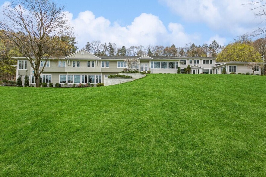 131 Kent Rd, New Milford, CT for lease - Building Photo - Image 2 of 8