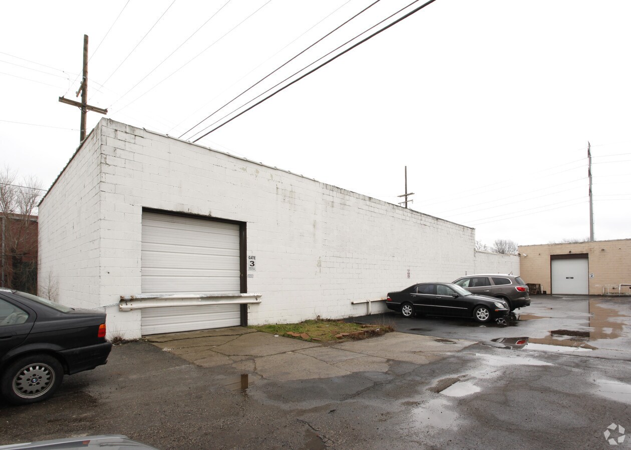26300-w-8-mile-rd-southfield-mi-48033-loopnet