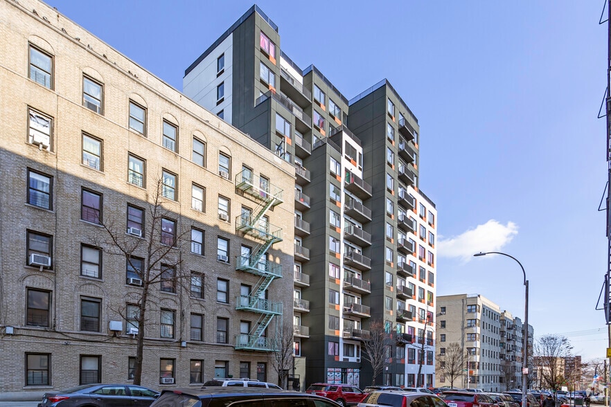 2081 Anthony Ave, Bronx, NY for sale - Primary Photo - Image 1 of 1