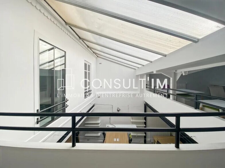 Office in Paris for lease - Building Photo - Image 2 of 9