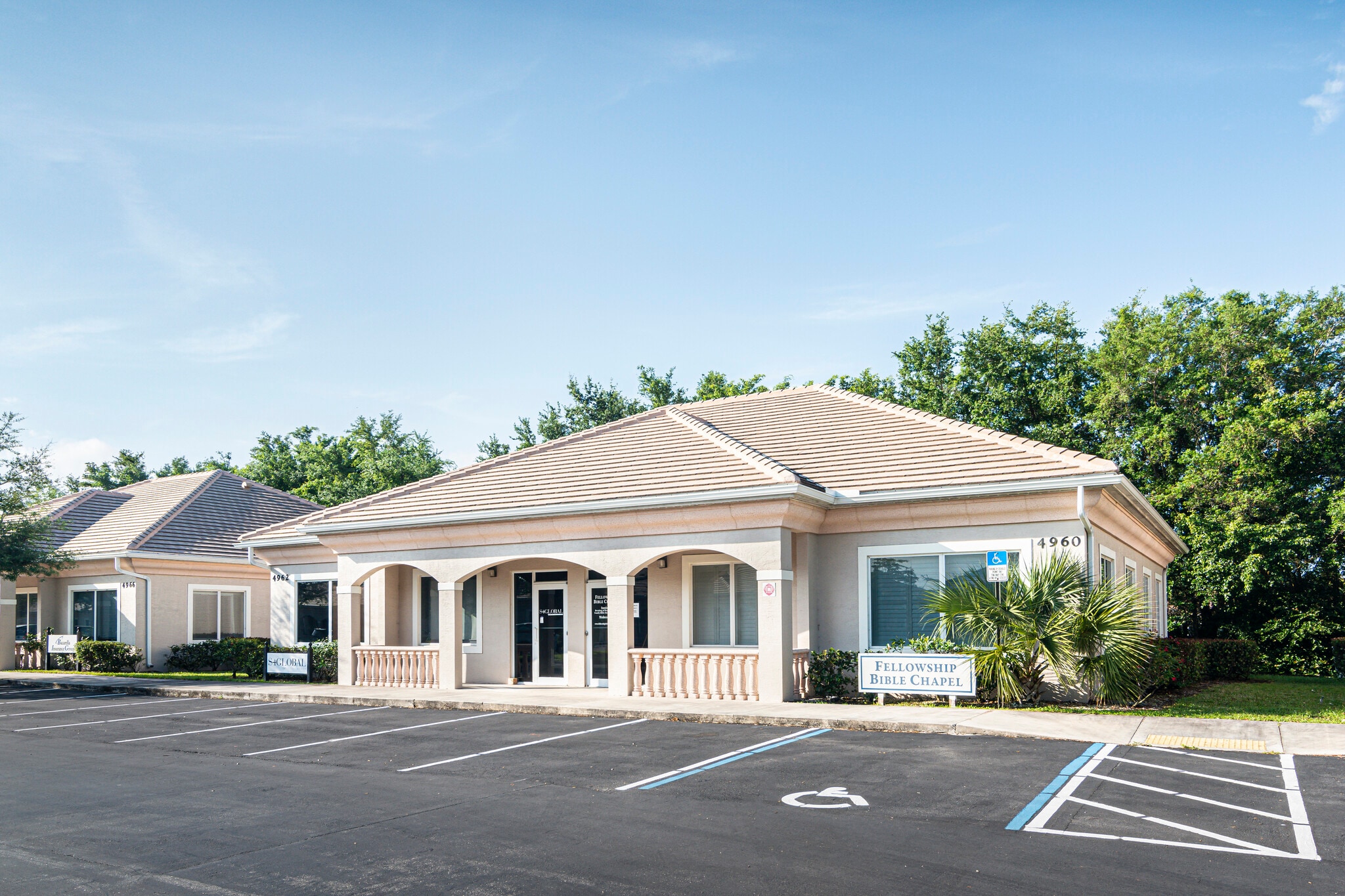 4960-4962 Royal Gulf Cir, Fort Myers, FL for lease Building Photo- Image 1 of 8
