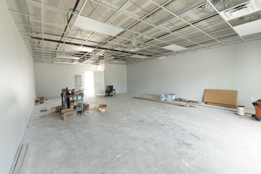 1124 Teague Trail, Lady Lake, FL for lease - Building Photo - Image 3 of 12