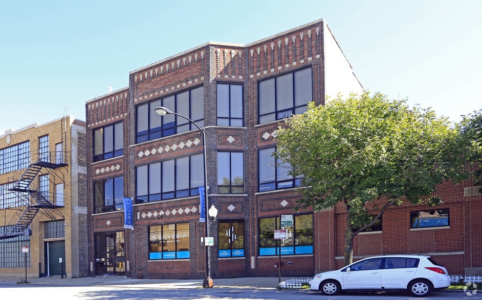 2241 S Wabash Ave, Chicago, IL for sale - Building Photo - Image 1 of 98