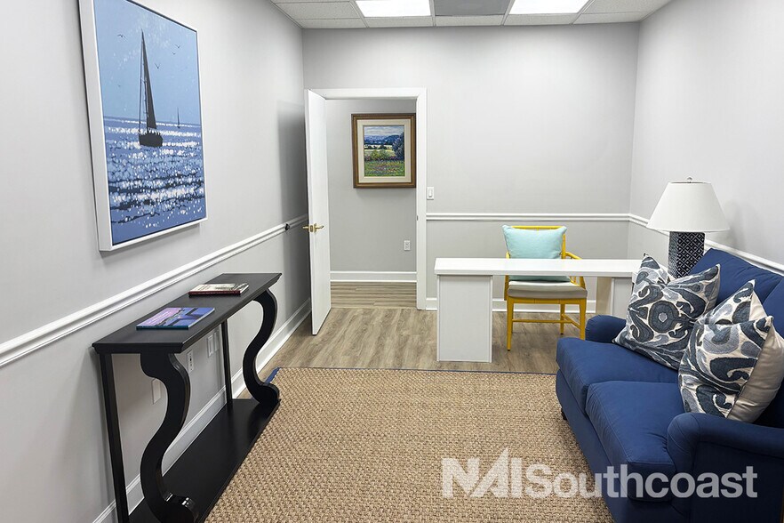 2400 SE Federal Hwy, Stuart, FL for lease - Building Photo - Image 2 of 12