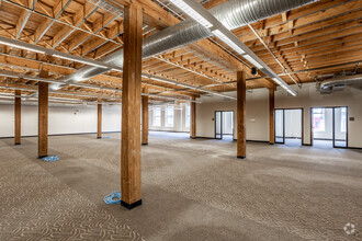 430 E Grand Ave, Des Moines, IA for lease Interior Photo- Image 2 of 6