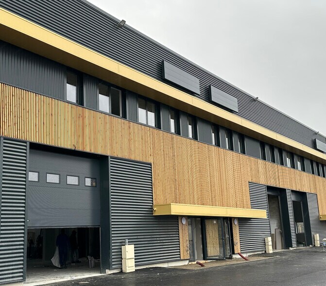 4 Rue De Champfleuri, Vaires-sur-Marne for lease - Building Photo - Image 2 of 5