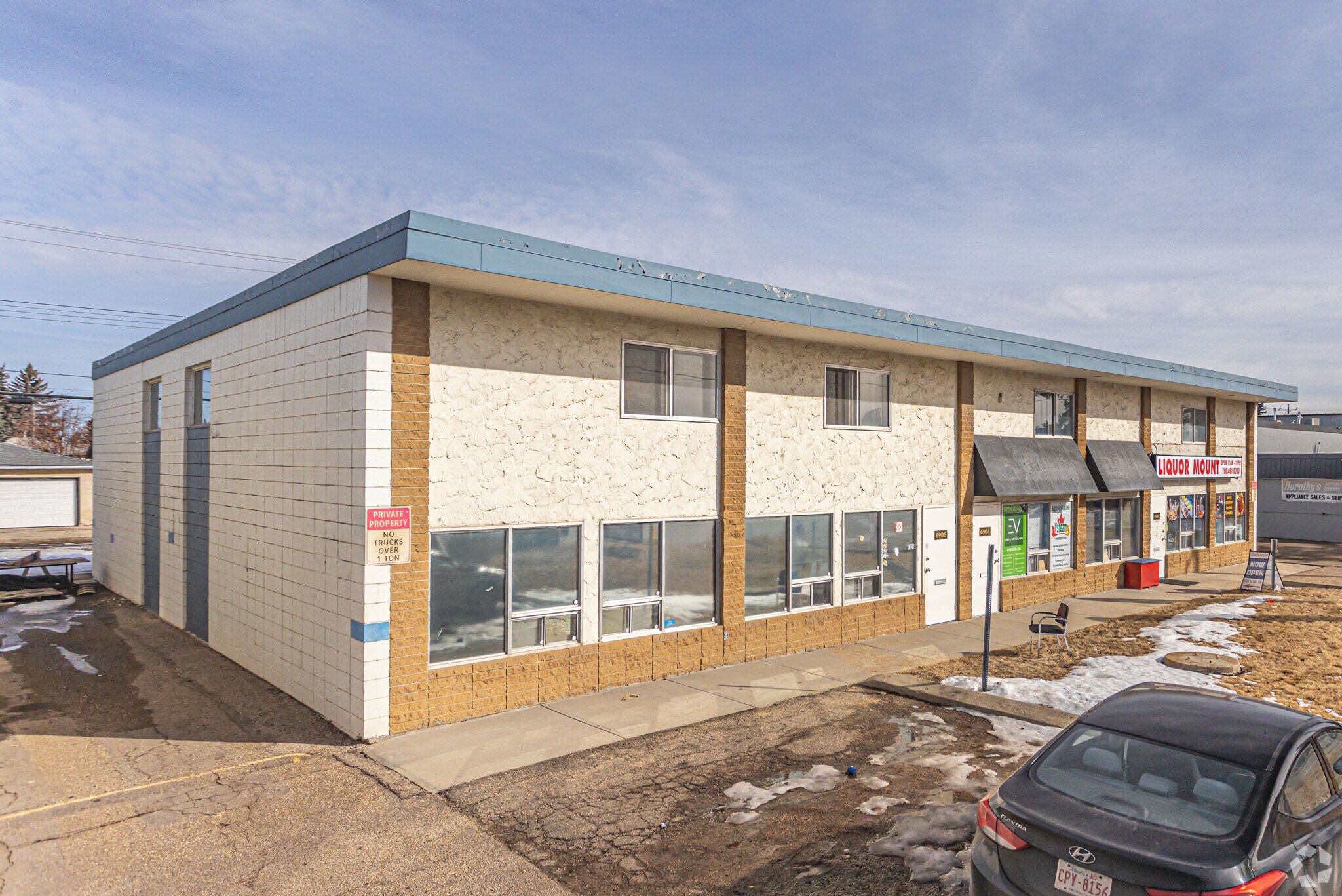 6902-6910 82 Av NW, Edmonton, AB for sale Primary Photo- Image 1 of 1