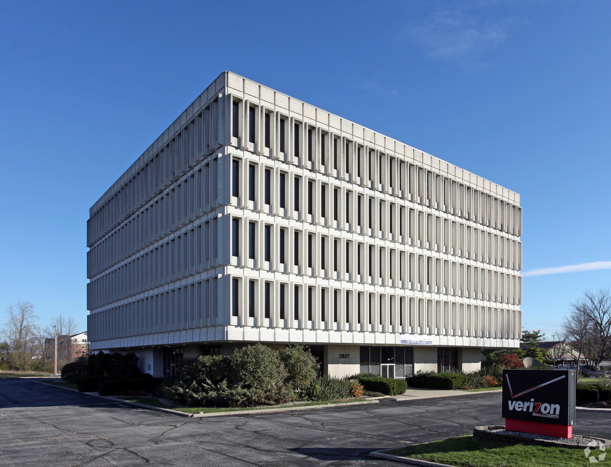 2827 Rupp Dr, Fort Wayne, IN for sale Primary Photo- Image 1 of 1