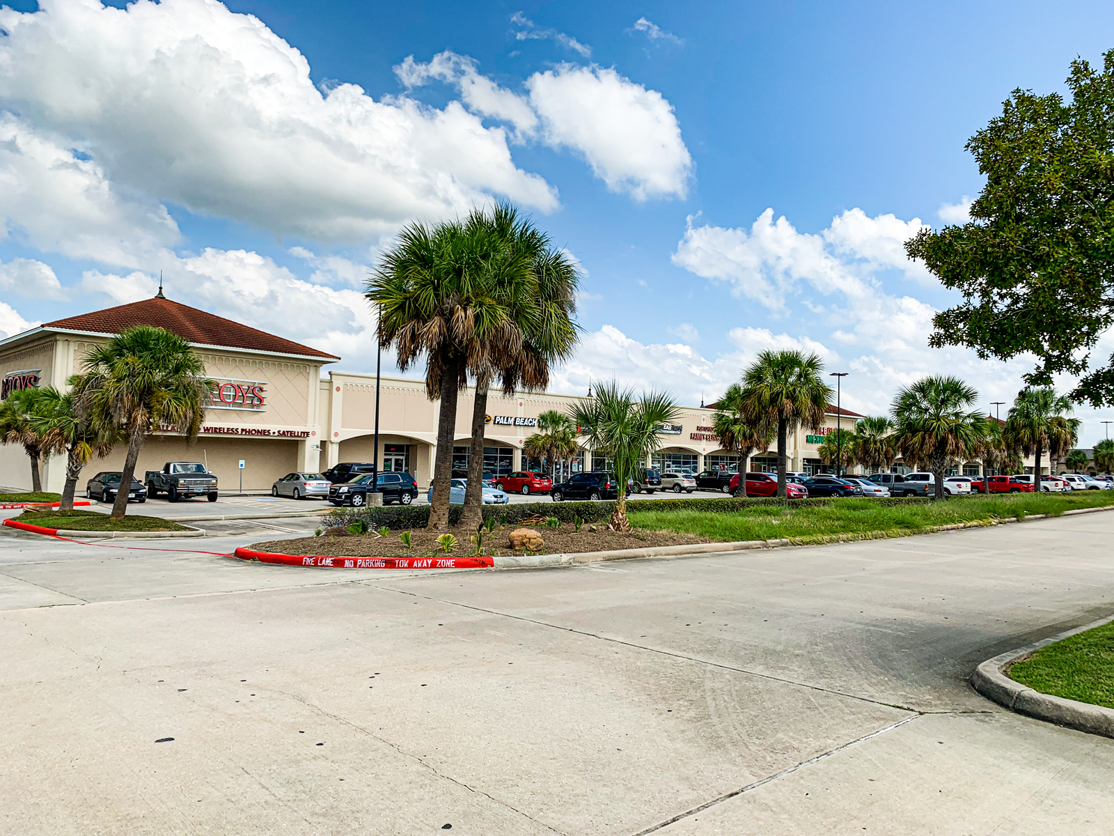 19073 North Fwy N, Shenandoah, TX for lease Building Photo- Image 1 of 10